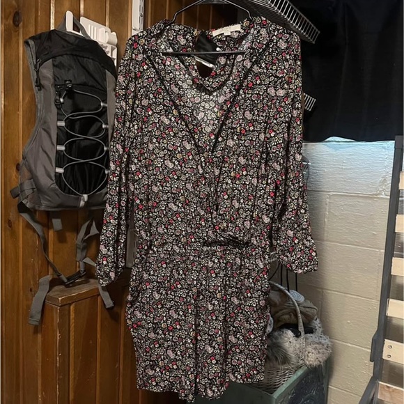 LOFT Floral Romper - Picture 5 of 5